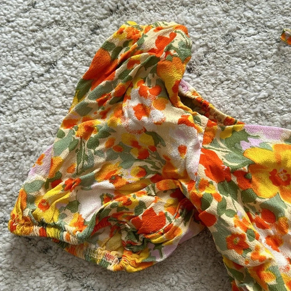ASTR the Label Floral Puff Sleeve Halter Top in  Orange Lilac Floral size small - Picture 4 of 8